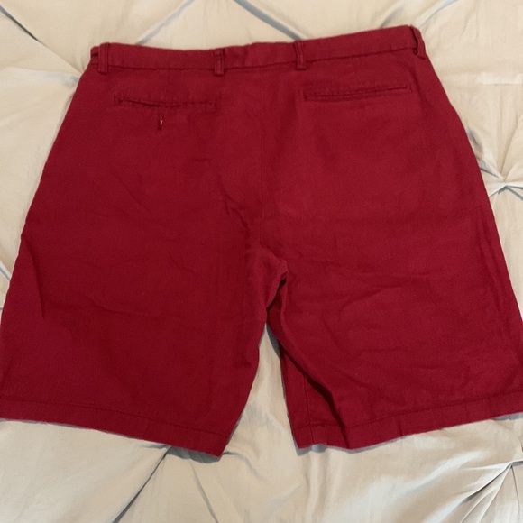 Maroon/Burgundy/Wine Men’s Old Navy Ultimate Slim Shorts Size 36 - Picture 4 of 4